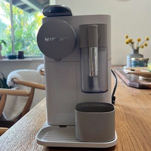Nespresso Lattissima Used in good condition. Works great!